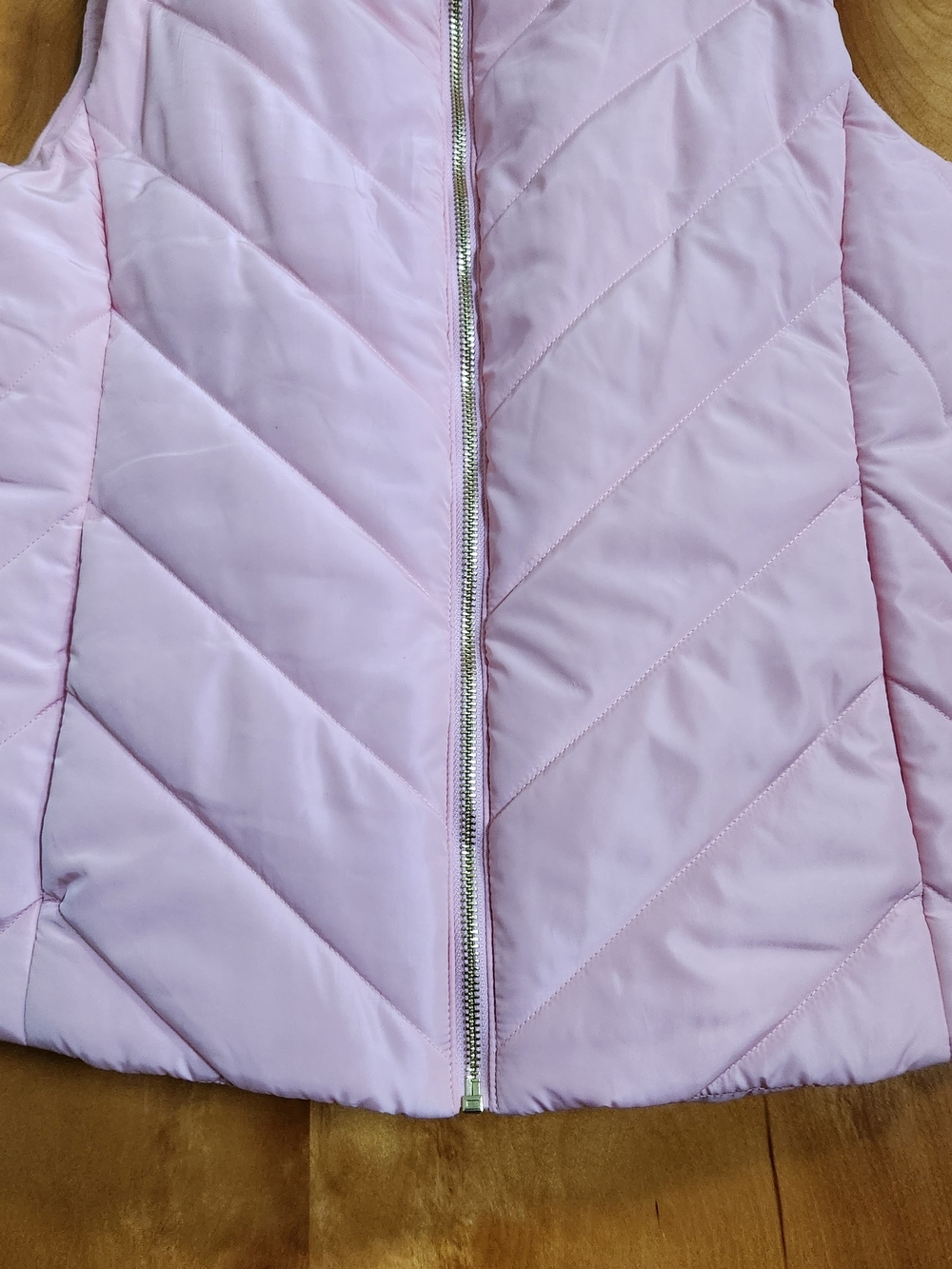 Michael Kors Chevron Quilted Mock Neck Puffer Vest NWOT - Picture 4 of 11